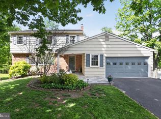 813 Mockingbird Ln, Audubon, PA 19403