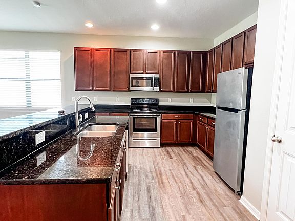 3rd image of 13226 Longacre Dr