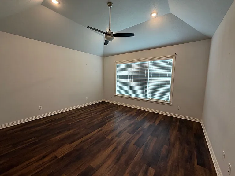 2307 Brook Ln — Photo 7