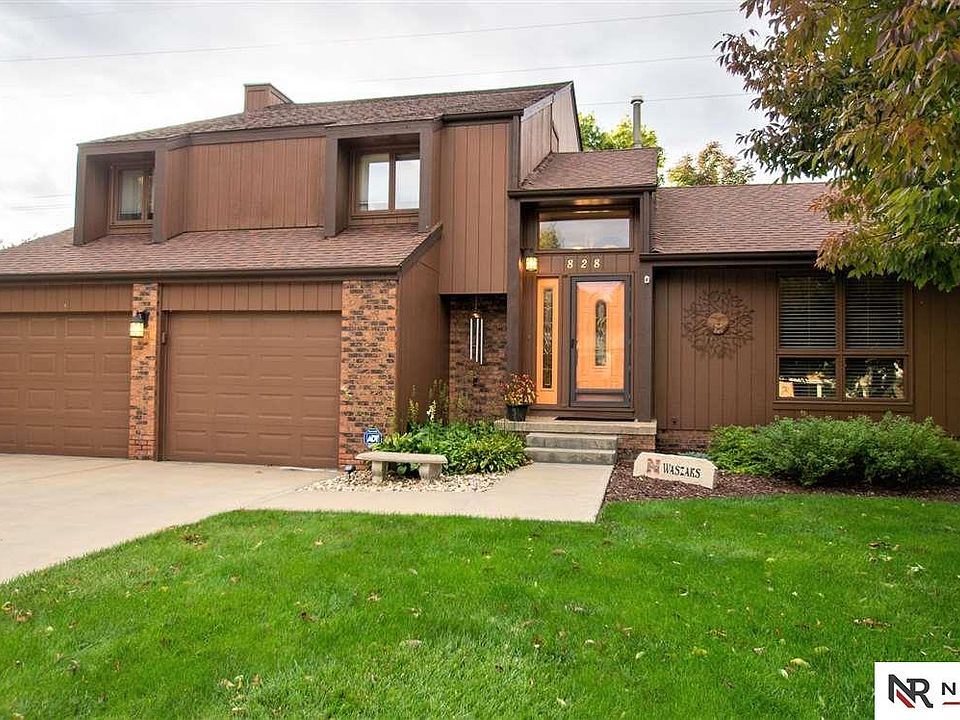 1st image of 828 S 113th Avenue Cir