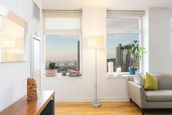 Sold by Vivaldi Real Estate | media 9