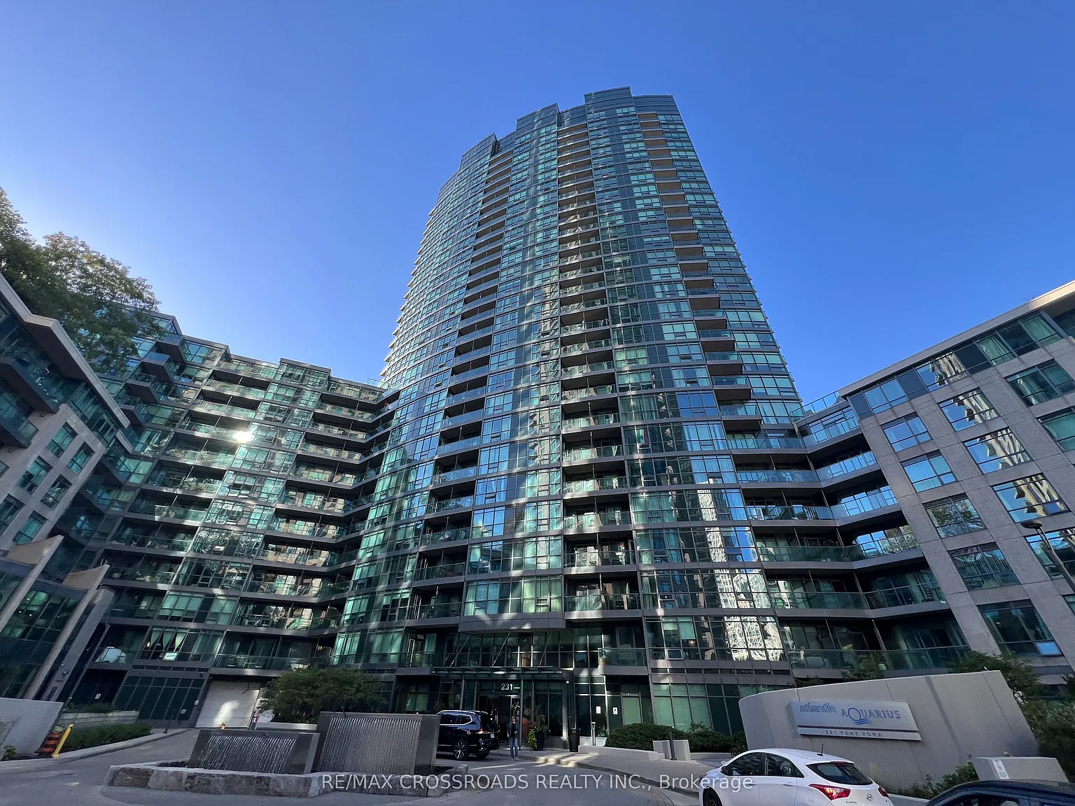 2 bed, $2,525 — Photo 1