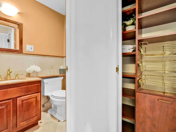 45 Sutton Place South image 22 of 35