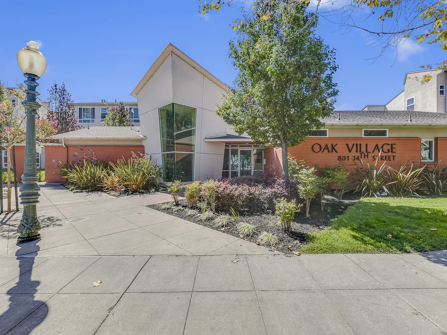 Oak Village — Photo 3