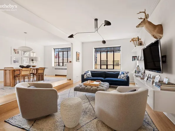 250 West 24th Street image 1 of 10