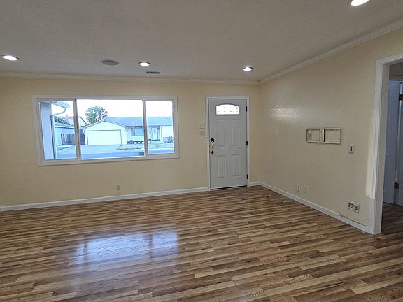 3rd image of 7855 Gardella Dr