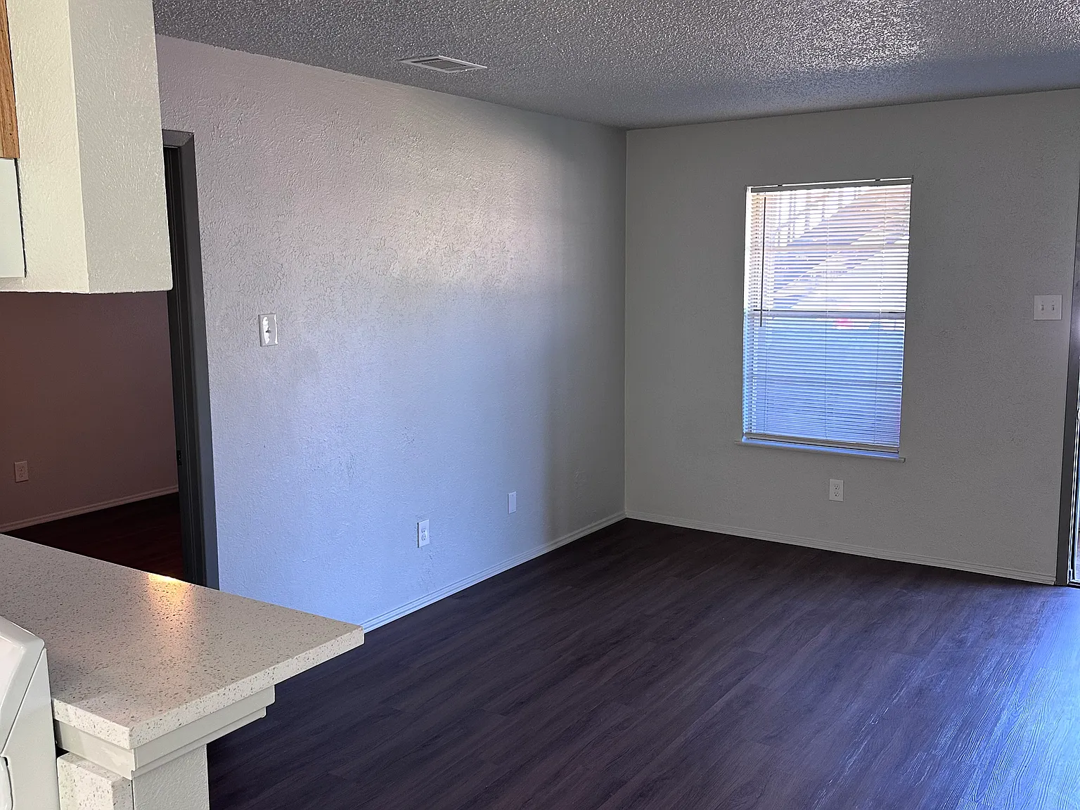 500 E Hayes Ave — Photo 4
