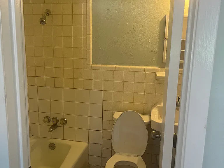 214 E Reagan Ave — Photo 6