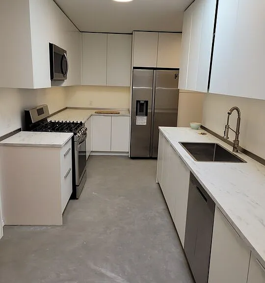4531 Van Nuys Blvd — Photo 2