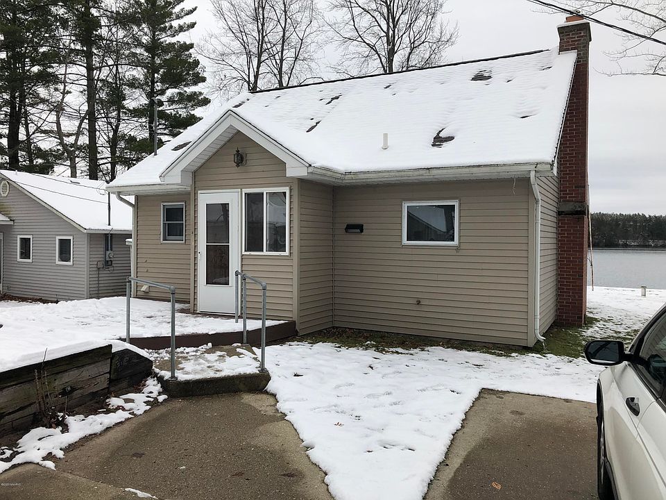 1st image of 6326 E Lake St