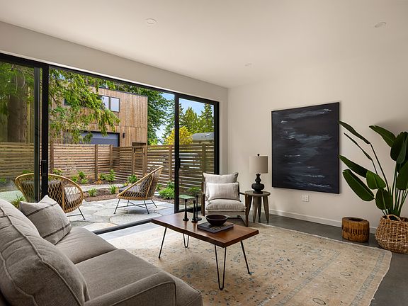 2nd image of 620 Park Ave NE