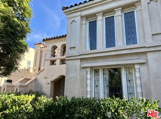 1014 Meadowbrook Ave, Los Angeles, CA 90019