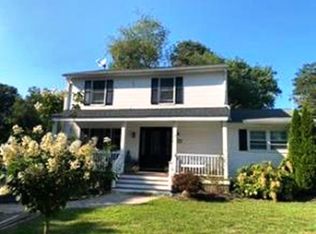 15 Shagbark Rd, Narragansett, RI 02882
