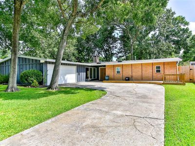 330 Pebblebrook Dr, El Lago, TX, 77586