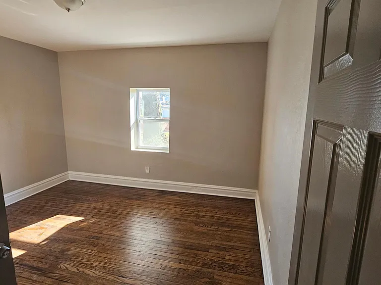 4852 San Francisco Ave — Photo 10