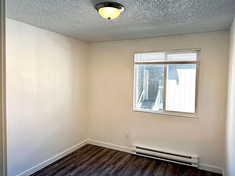 Wright Park Apartments — Photo 18