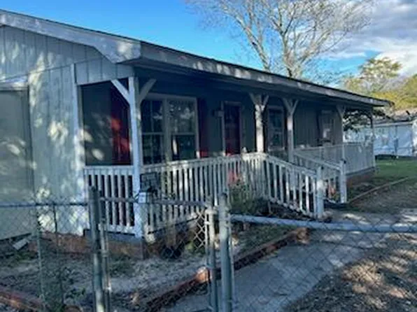 102 Laray Avenue, Hamlet, NC 28345