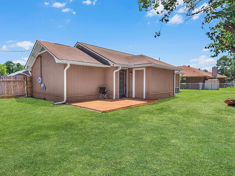 783 Inwood Dr — Photo 32