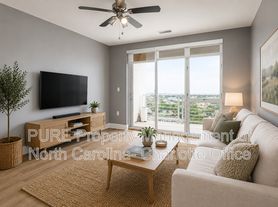 333 W Trade St