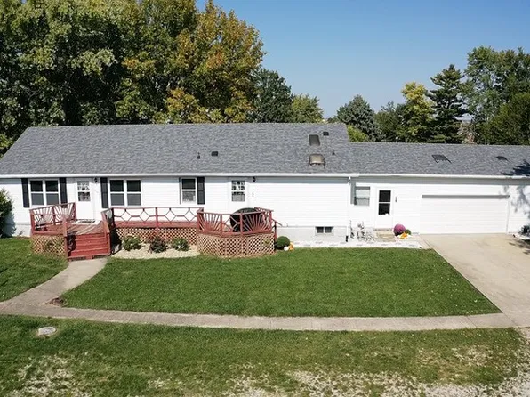 501 E Madison St, Maroa, IL 61756