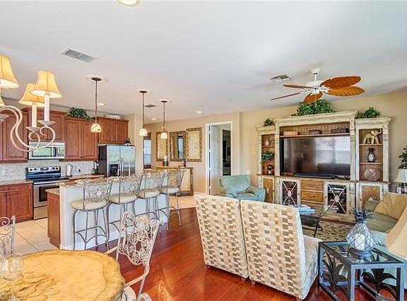 4th image of 3270 Hamlet Dr #5-2