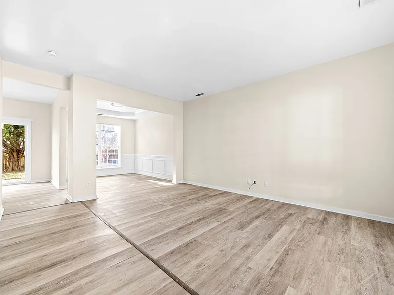 5403 Peachwood Dr — Photo 14