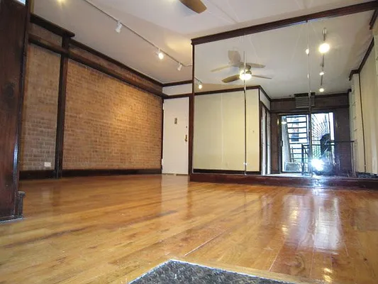 Rented by JK Dansar Corp | media 42