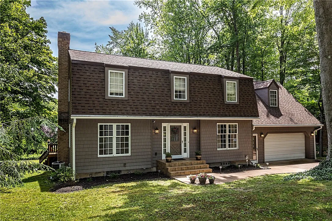 4231 Neptune Dr photo 1