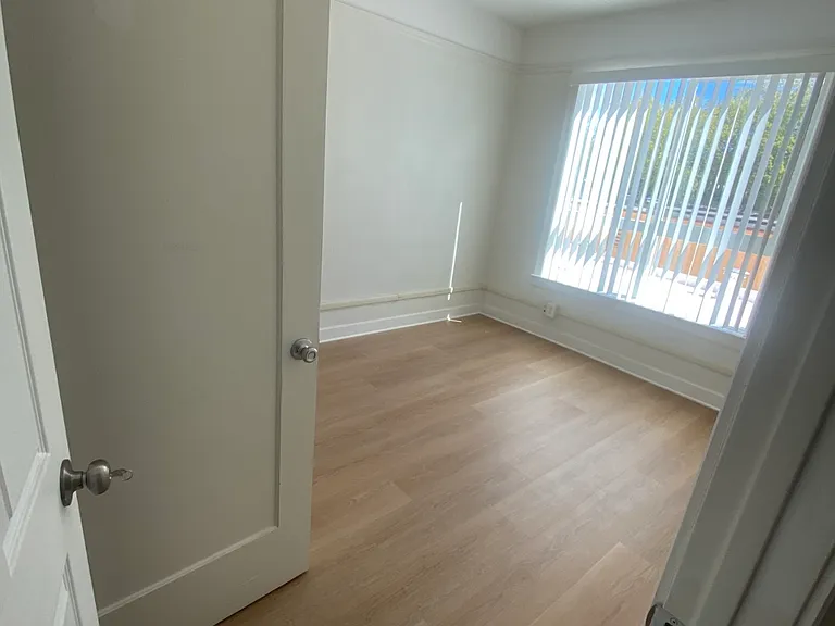1810 Euclid Ave #24S — Photo 12