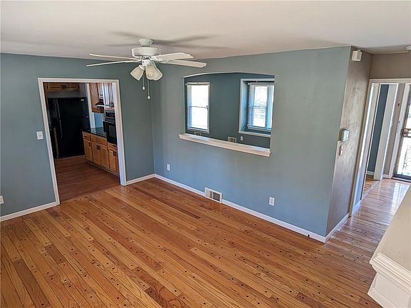 4th image of 9912 Bennington Ave