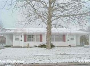 4005 Quebec St, Ames, IA 50014