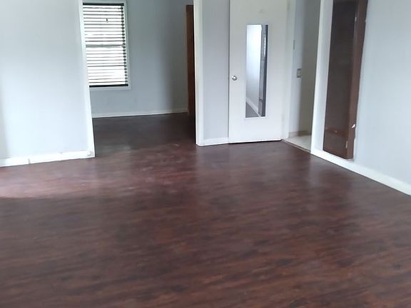 2nd image of 1001 Texas Ave #Texas3