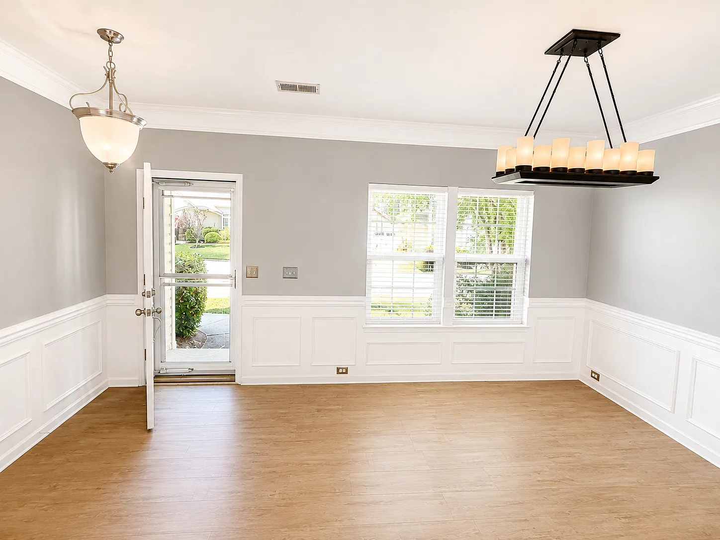 4 bed, 2275 sqft, $2,275 — Photo 2
