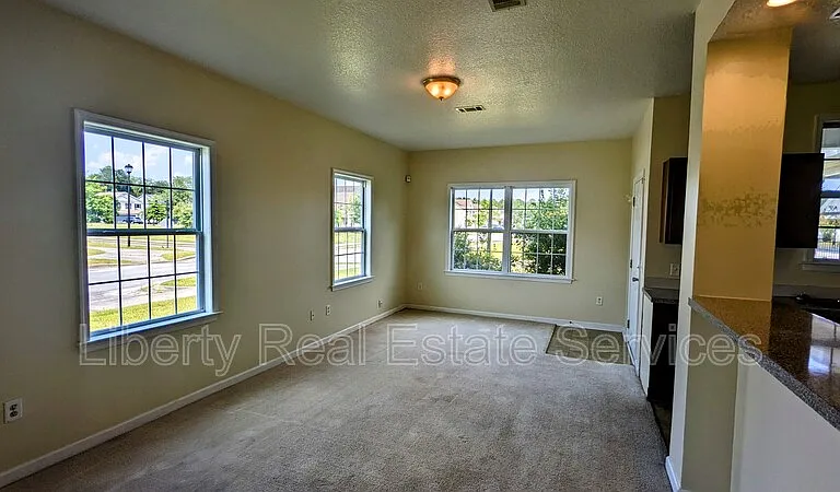 409 Valdez Ct — Photo 2