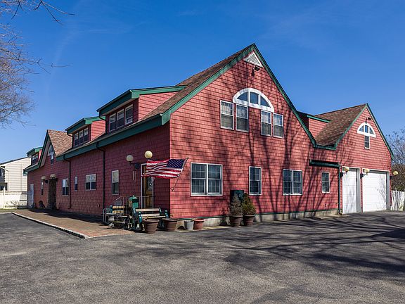 3rd image of 318 Waverly Ave