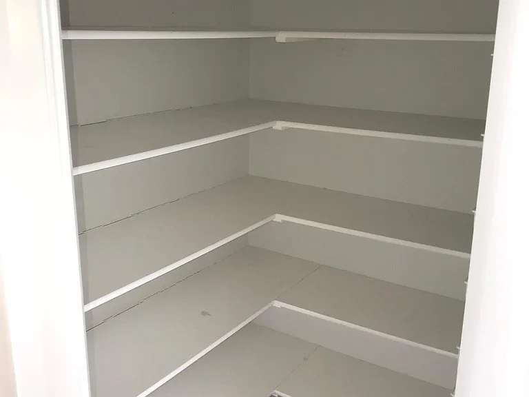 Walk-in Pantry