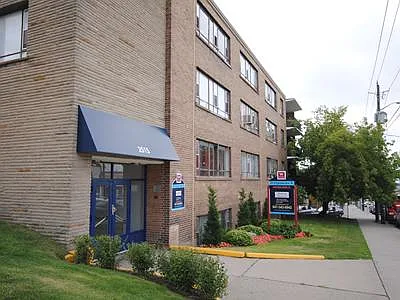 2507 Eglinton Ave W — Photo 13