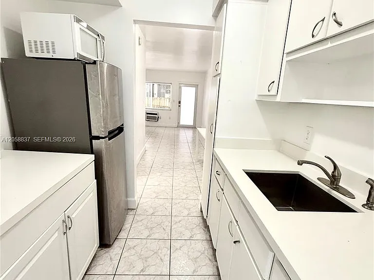 1021 Michigan Ave #3 — Photo 5