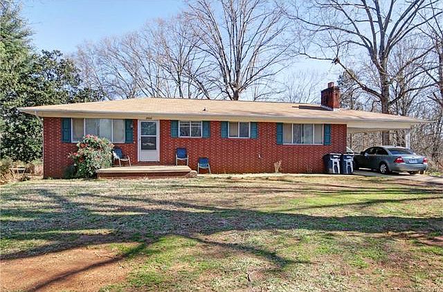 1st image of 2028 Sandy Ave
