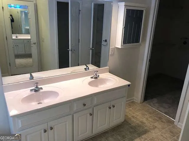 225 Lexington Cir — Photo 22
