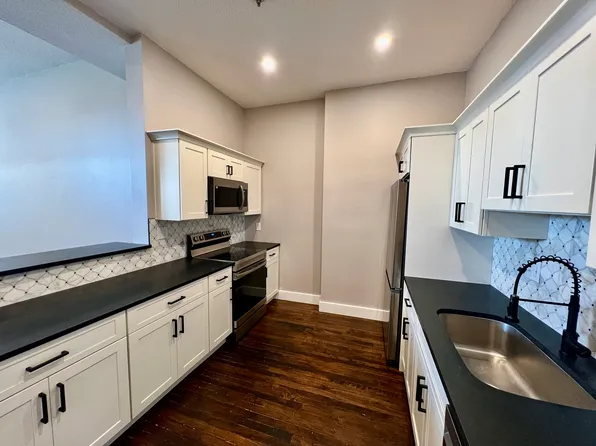 27 Hillside Pl, New Britain, CT