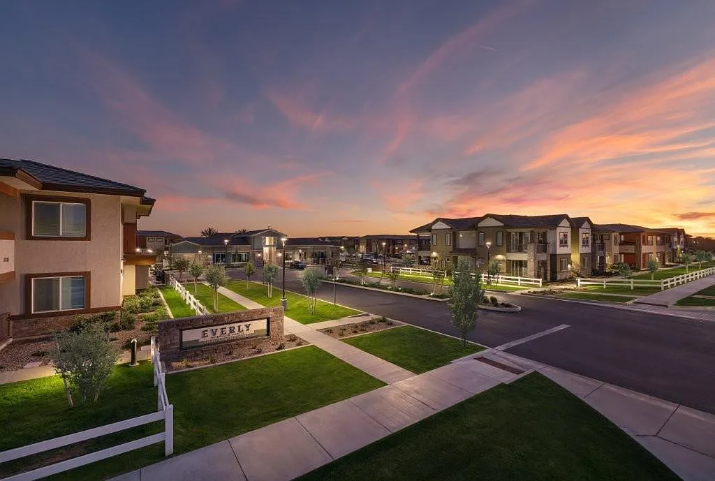 Everly at Morrison Ranch Luxury Apartments — Photo 1