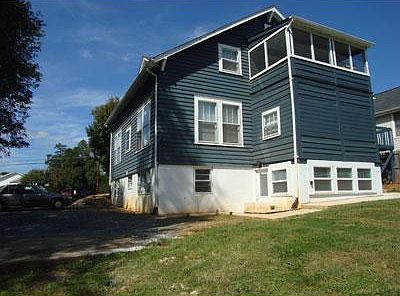 2nd image of 517 Sussex St #C