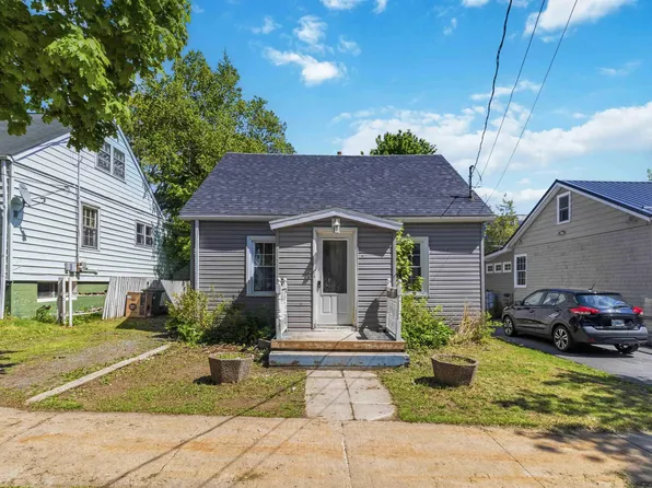 28 Symonds St, Dartmouth, NS B3A 3L5