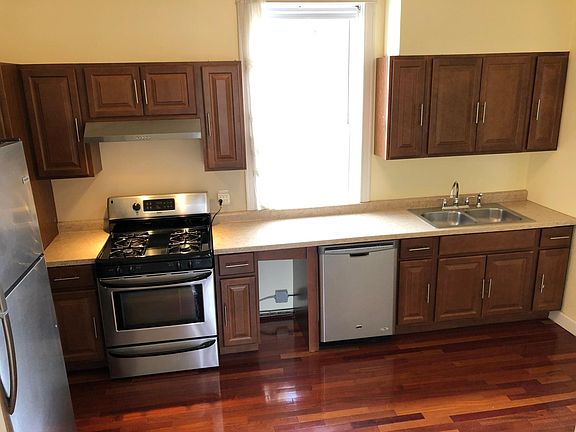 5th image of 2305 N Maplewood Ave APT 2