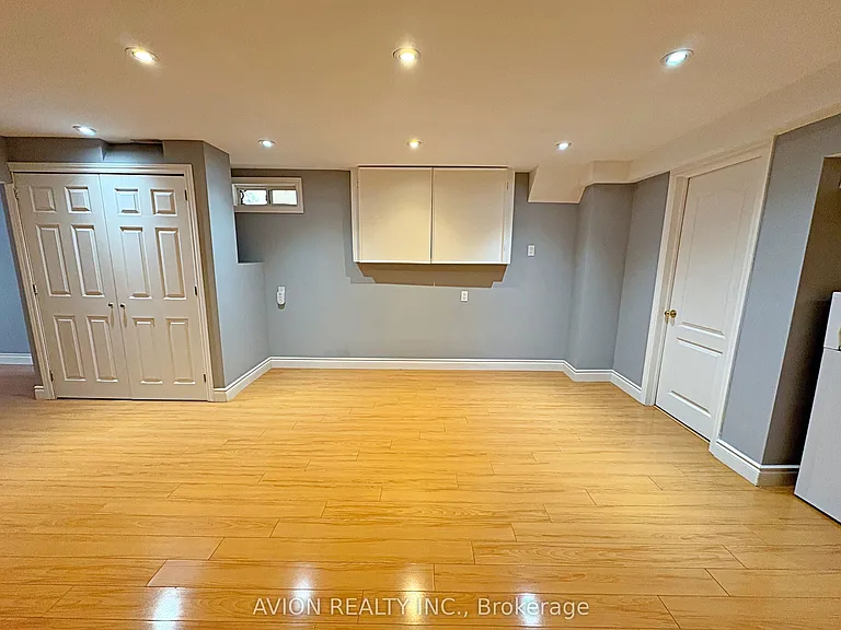 91 Ridgeway Ct #LOWER — Photo 6