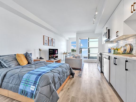 3rd image of 3949 Shelbourne St #1564985