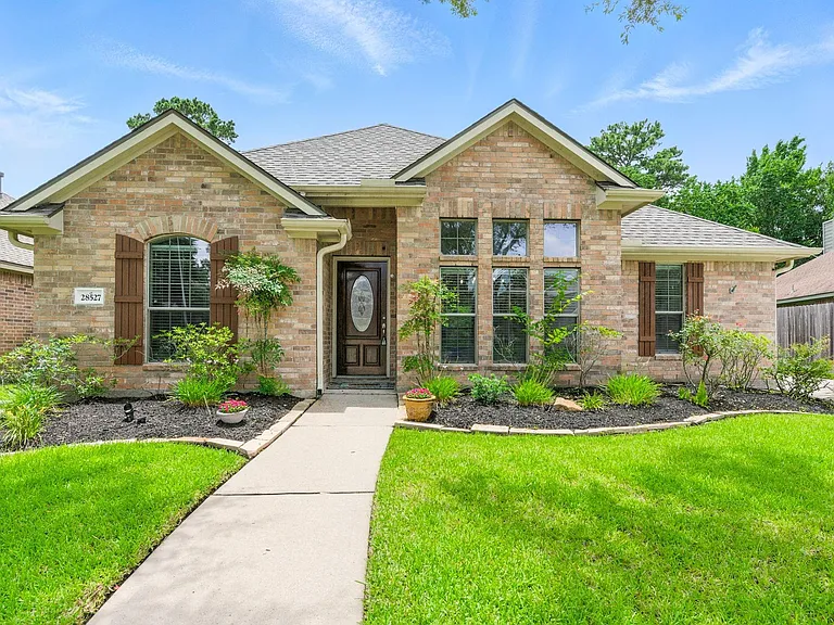 28527 Connordale Ln — Photo 1