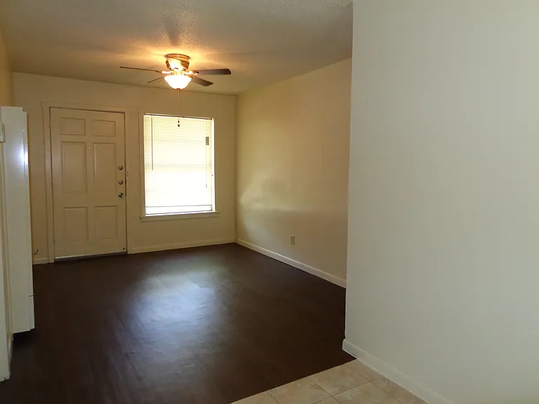 Colony Apartments — Photo 8