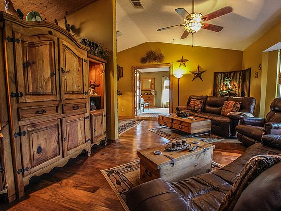 4th image of 1421 Sweetwater Ln